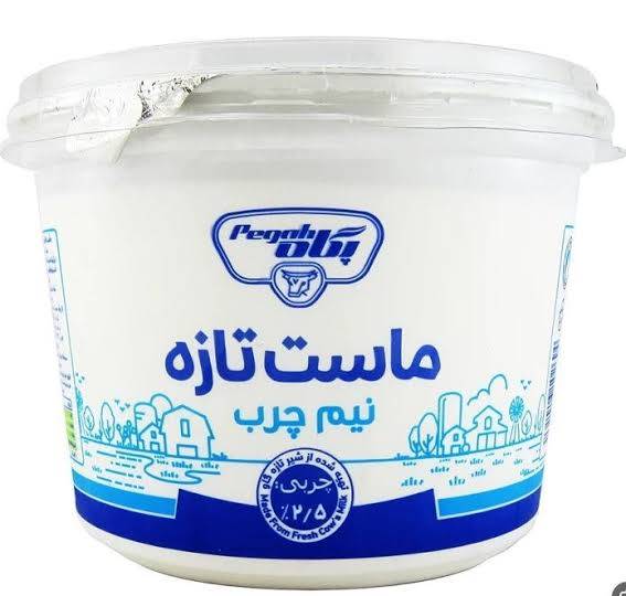 ماست 1400 گرم  نیم چرب پگاه